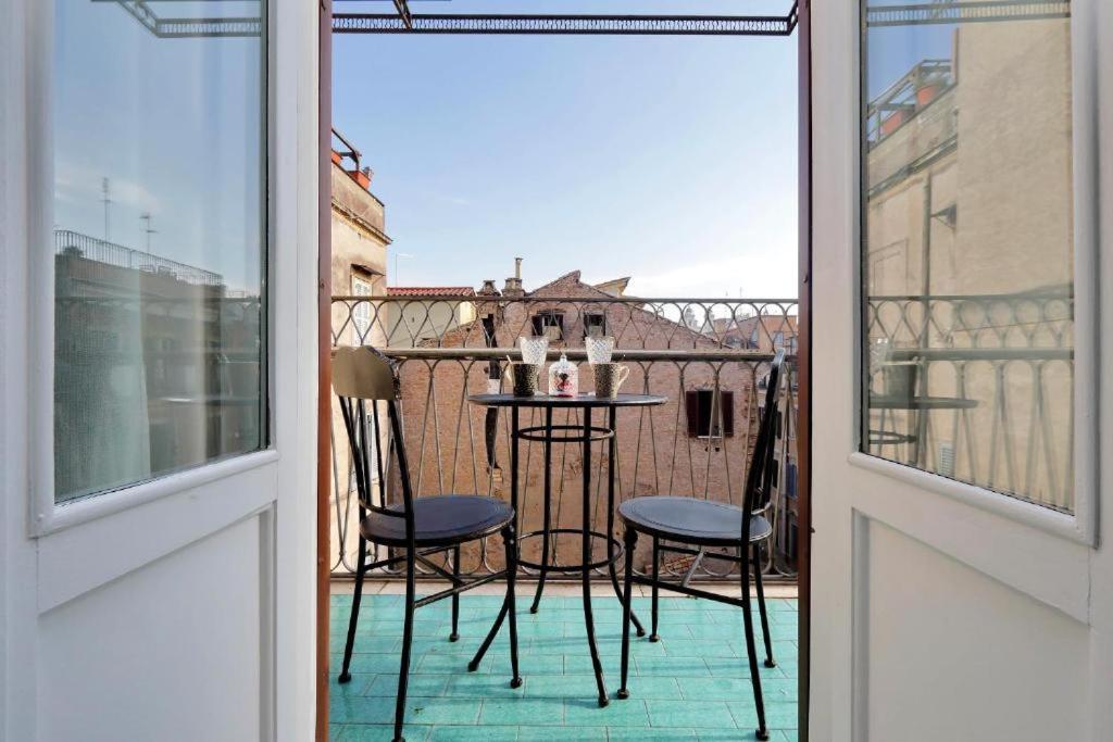 Boutique Suites Della Croce Rzym Zewnętrze zdjęcie