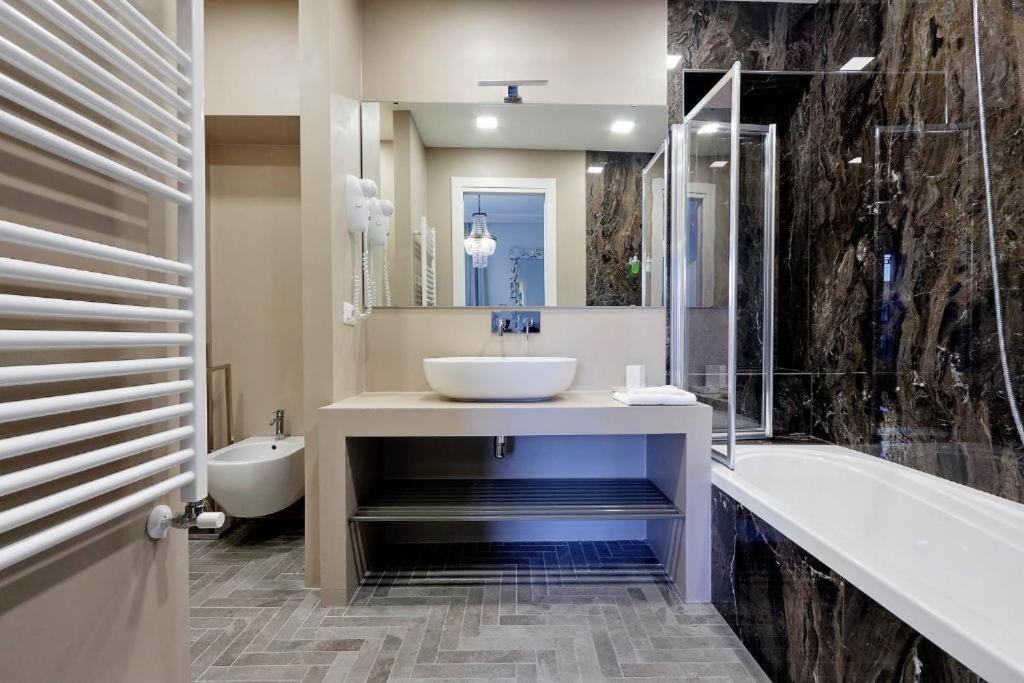 Boutique Suites Della Croce Rzym Zewnętrze zdjęcie