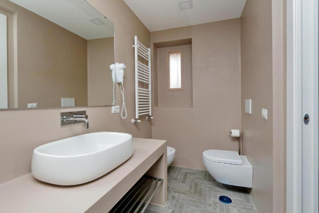 Boutique Suites Della Croce Rzym Zewnętrze zdjęcie
