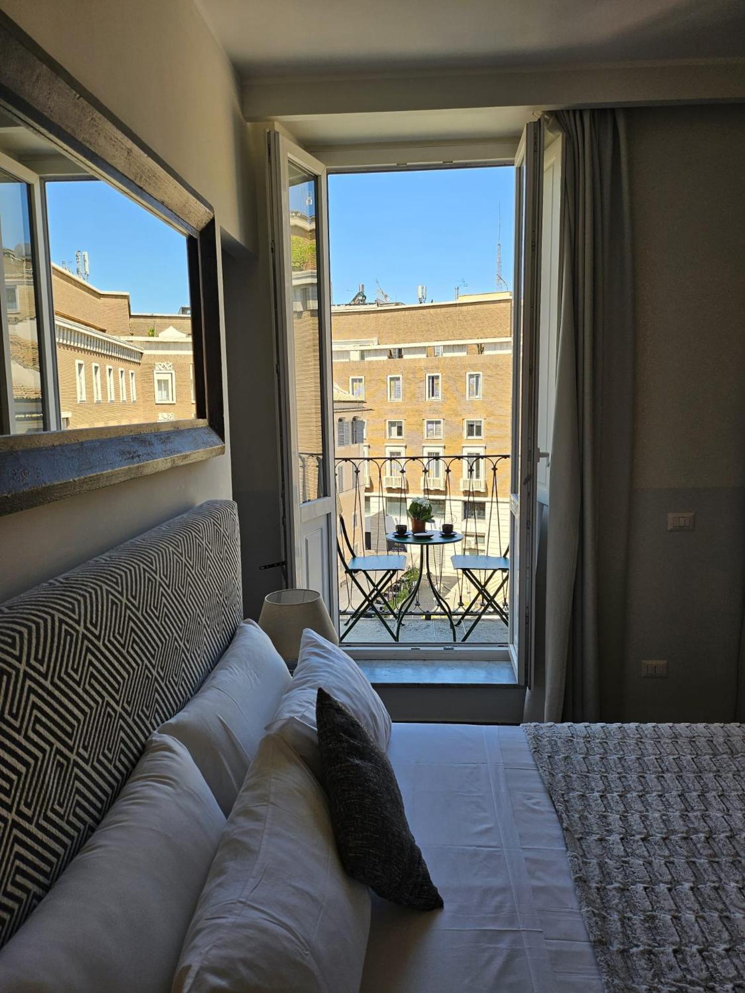 Boutique Suites Della Croce Rzym Zewnętrze zdjęcie
